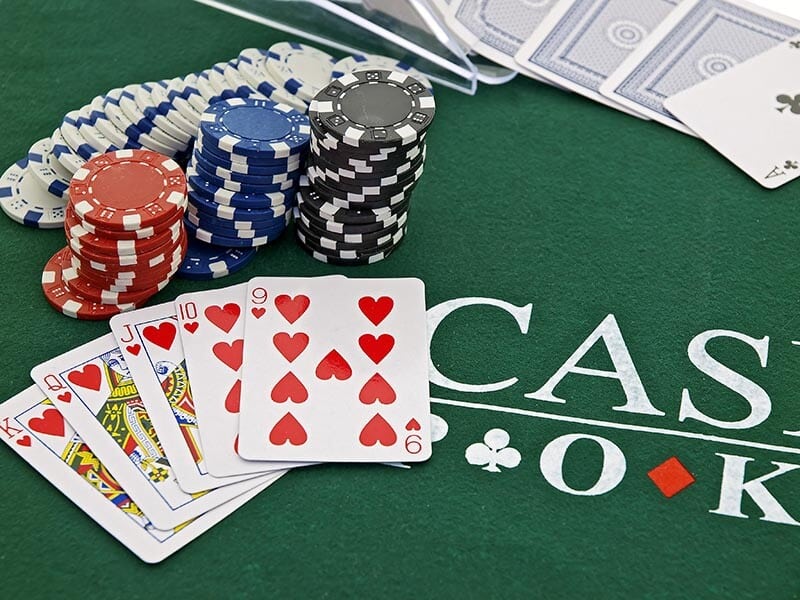 Online and land-based casinos