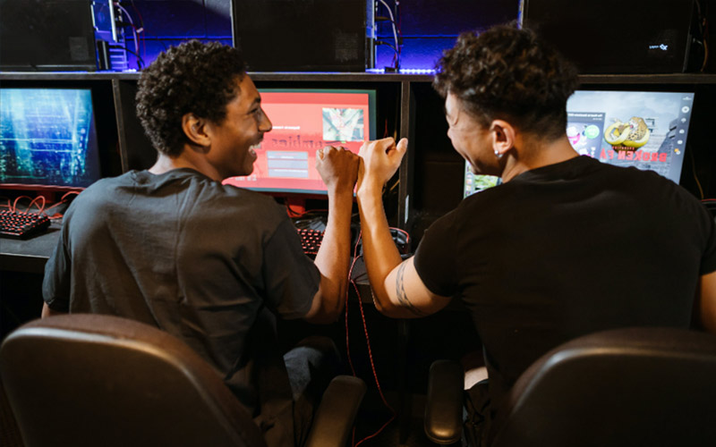 Binary options and eSports betting